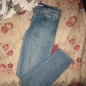 711 LEVI SKINNY JEANS